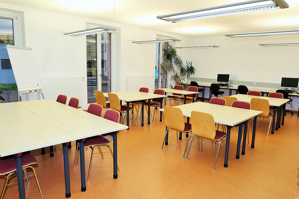Lesesaal Tische und Stühle
