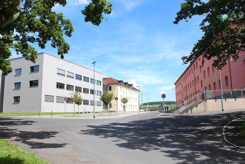 Eingangsbereich Wache Blick auf Haus 5