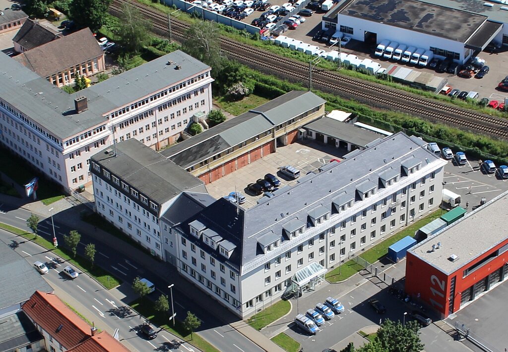 eine Luftbildaufnahme des Dienstgebäudes der Landespolizeiinspektion Jena