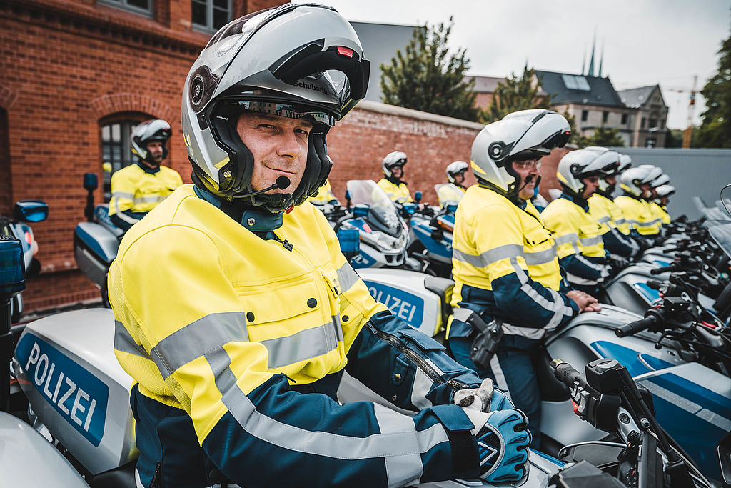 Motorradstaffel der Thüringer Polizei auf dem Hof der Landespolizeidirektion