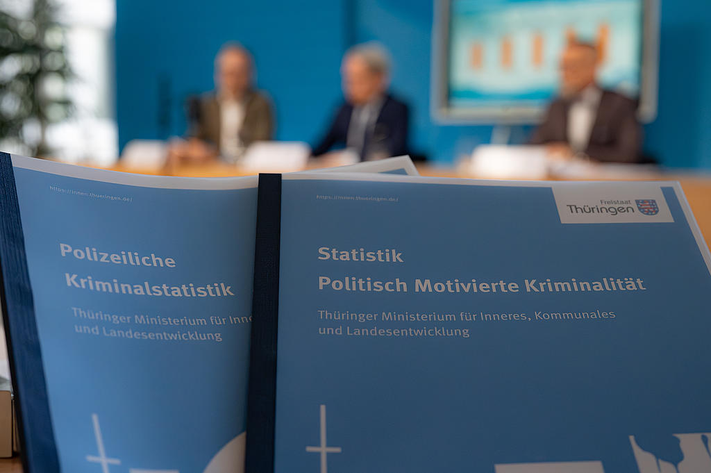 Die Pressemappen für die PKS- und PMK-Pressekonferenz