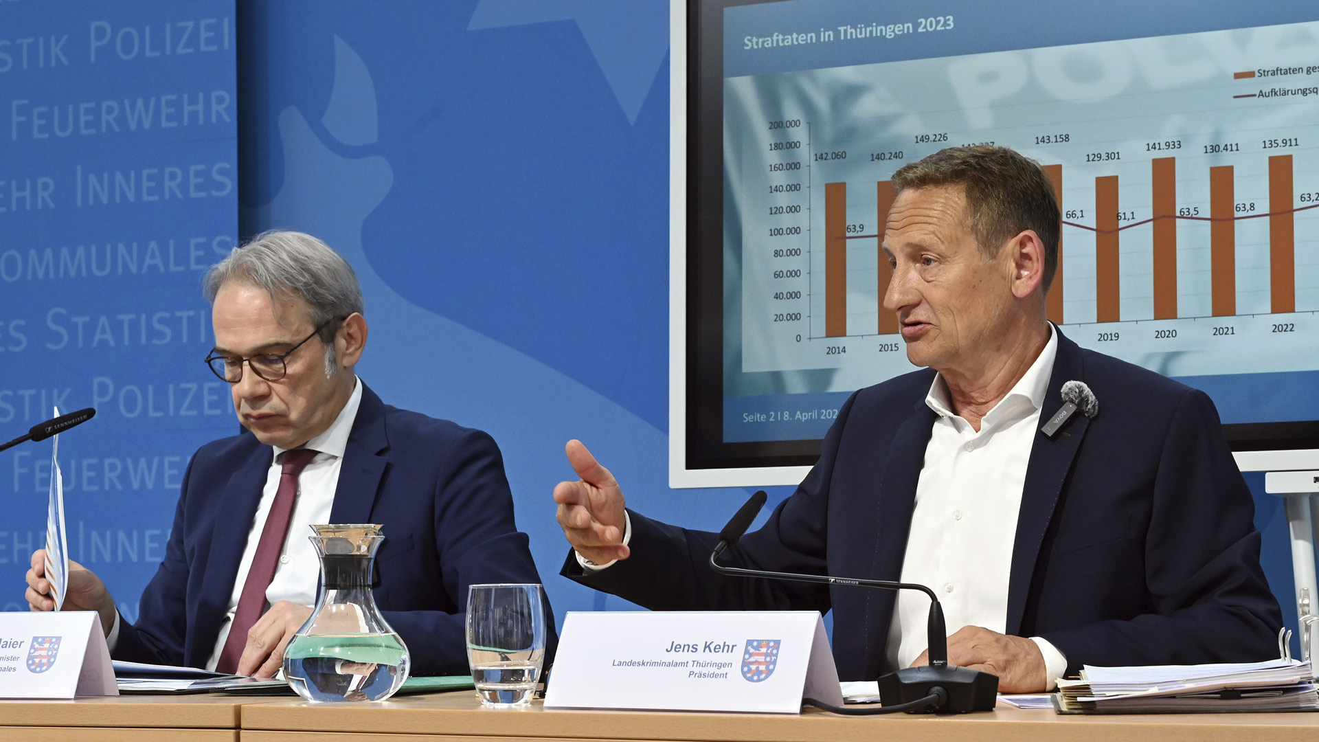 Innenminister Georg Maier und LKA-Präsident Jens Kehr bei der Pressekonferenz
